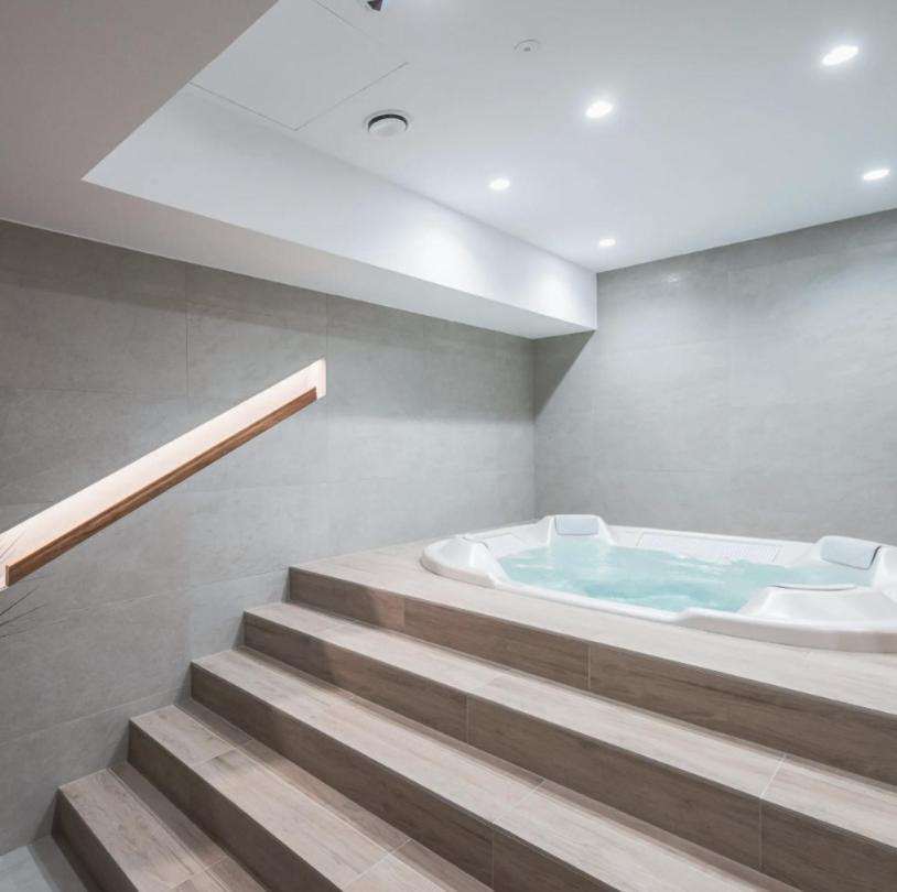 Apartment Wb Premium - Jacuzzi Spa - 24h Self Check-in